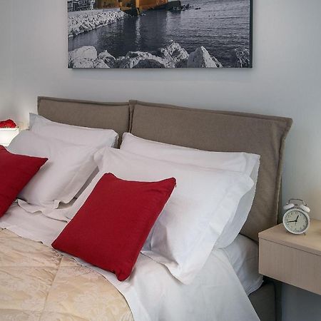 La Preziosa Apartment Наполи Екстериор снимка