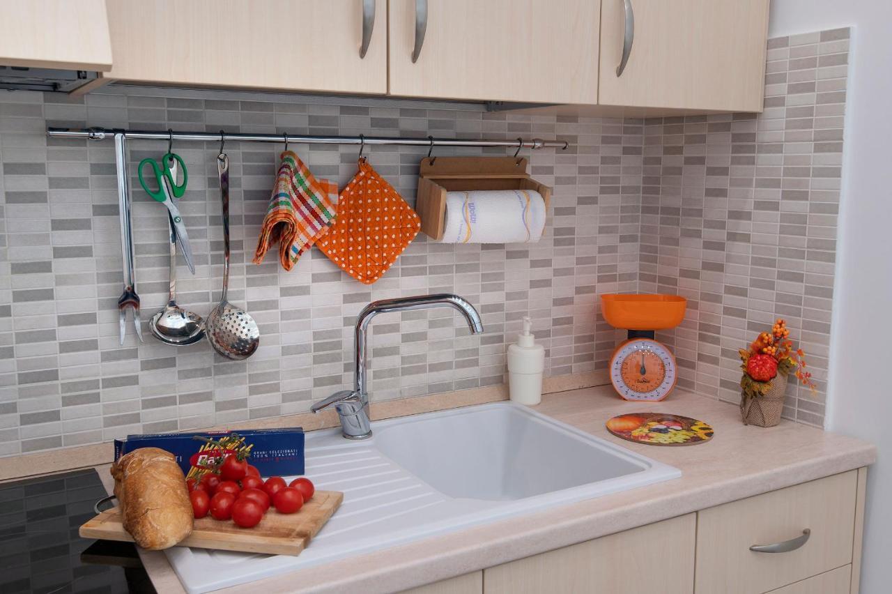 La Preziosa Apartment Наполи Екстериор снимка